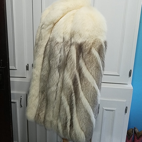Genuine Blue Fox coat - Picture 5 of 6